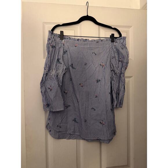 White House Black Market Tops - White House Black Market Off Shoulder Shirt Size Small